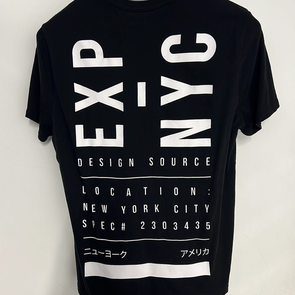 Men’s Express Medium Black T w/White Graphics